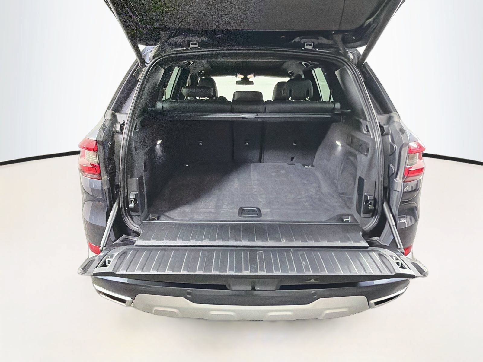 Used 2022 BMW X5 xDrive40i w/ Parking Assistance Package AWD/4WD image 29