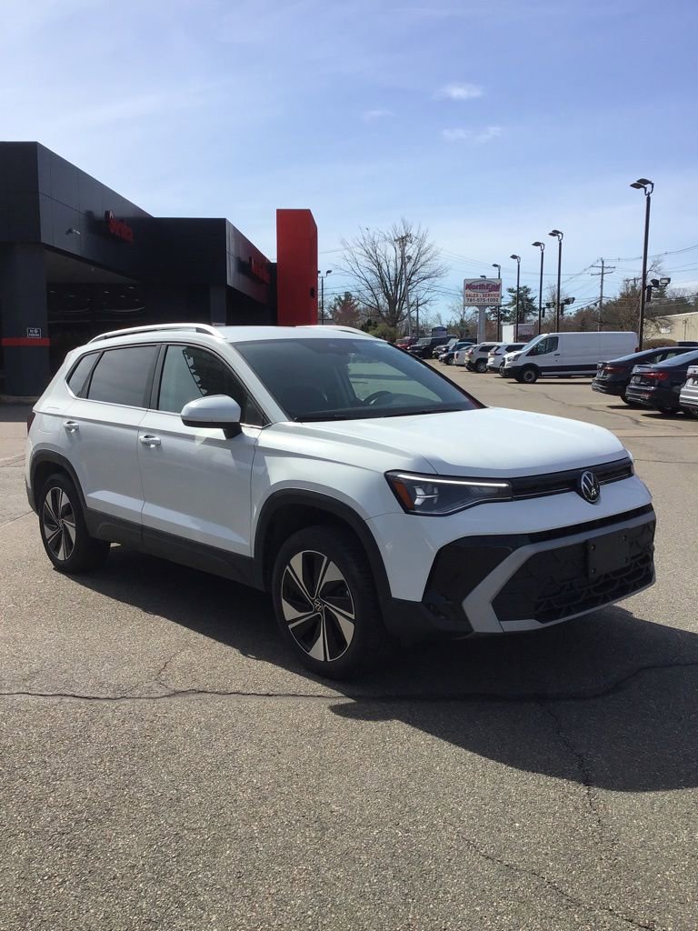 Used 2025 Volkswagen Taos SE