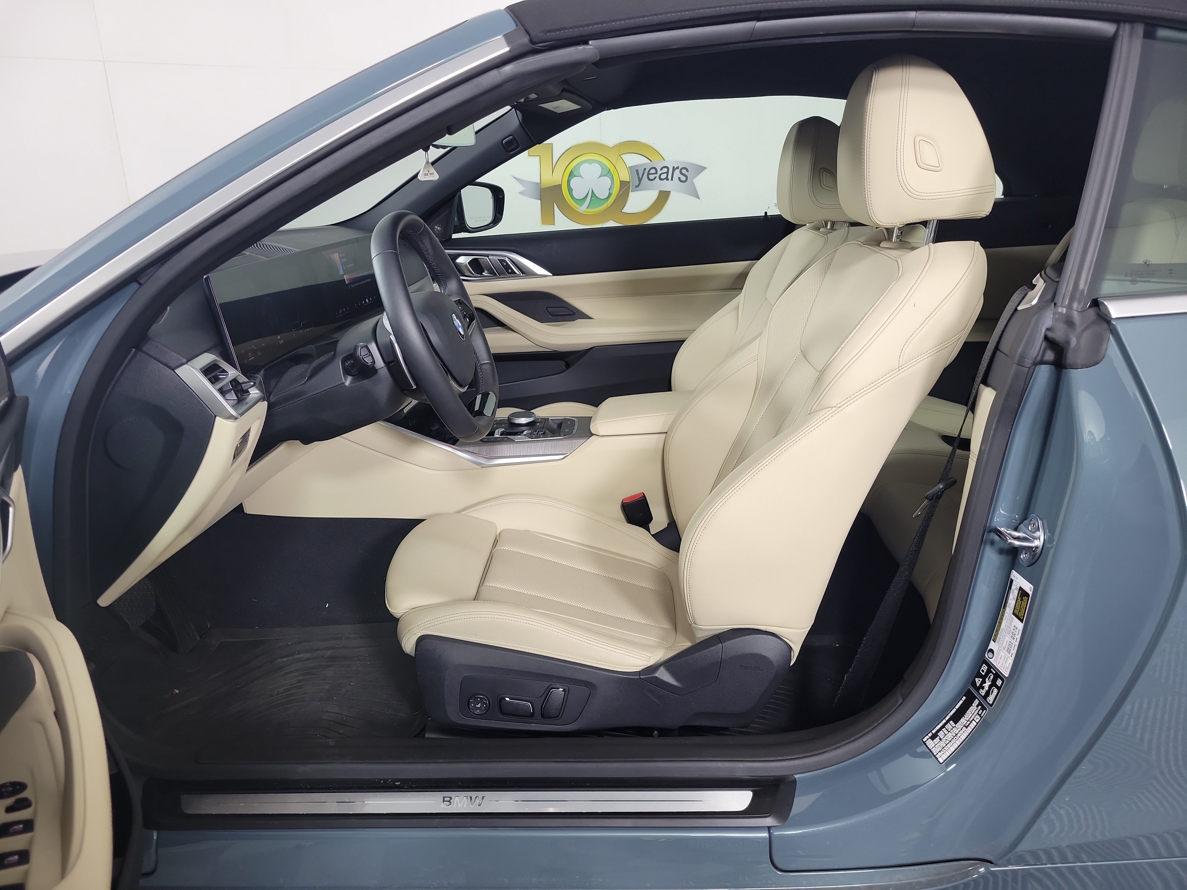 Certified 2025 BMW 430i xDrive Convertible w/ Premium Package AWD/4WD image 5