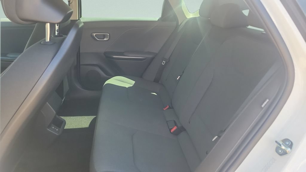 Used 2025 Kia K4 FWD image 10