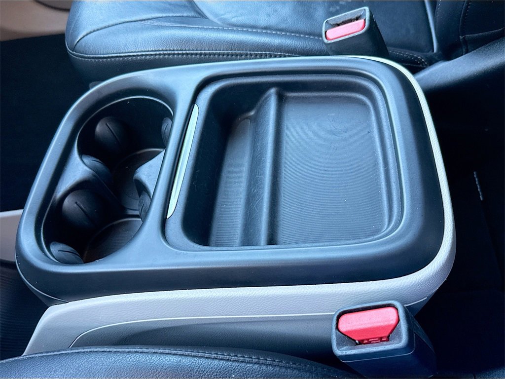 Used 2017 Chrysler Pacifica Touring-L image 21