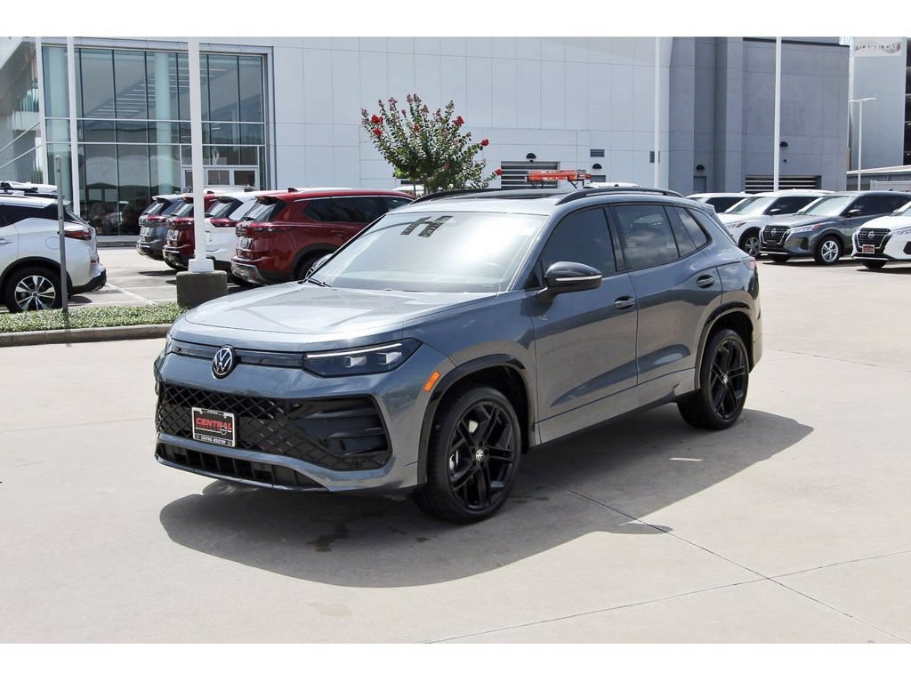 Used 2025 Volkswagen Tiguan SE R-Line AWD/4WD image 2