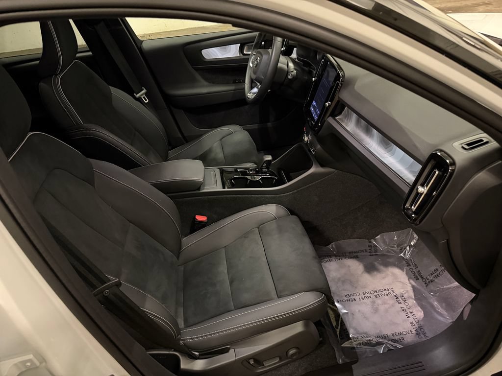 Certified 2024 Volvo XC40 Recharge Ultimate w/ Protection Package Premier AWD/4WD image 22
