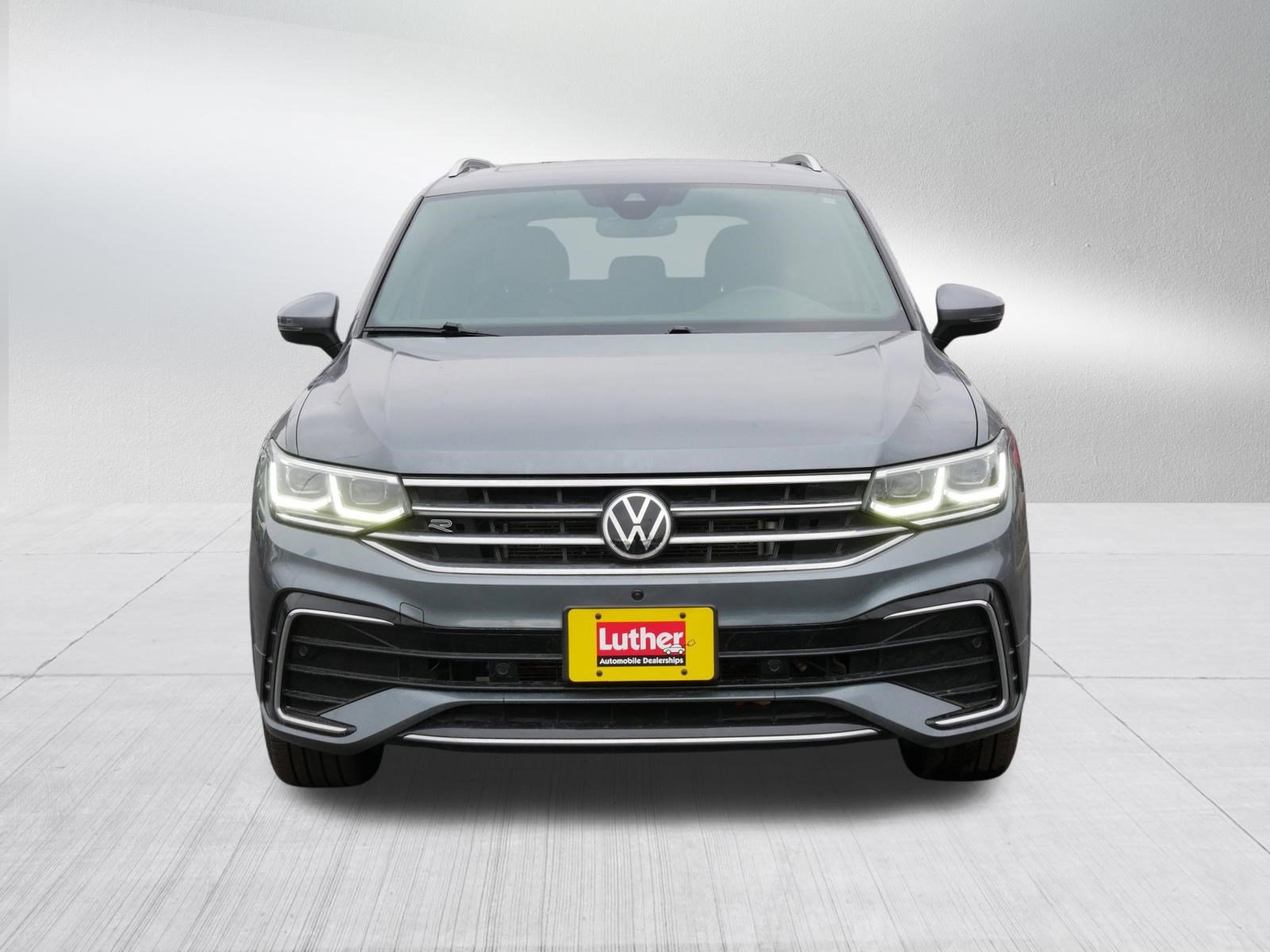 Used 2022 Volkswagen Tiguan SEL R-Line image 2