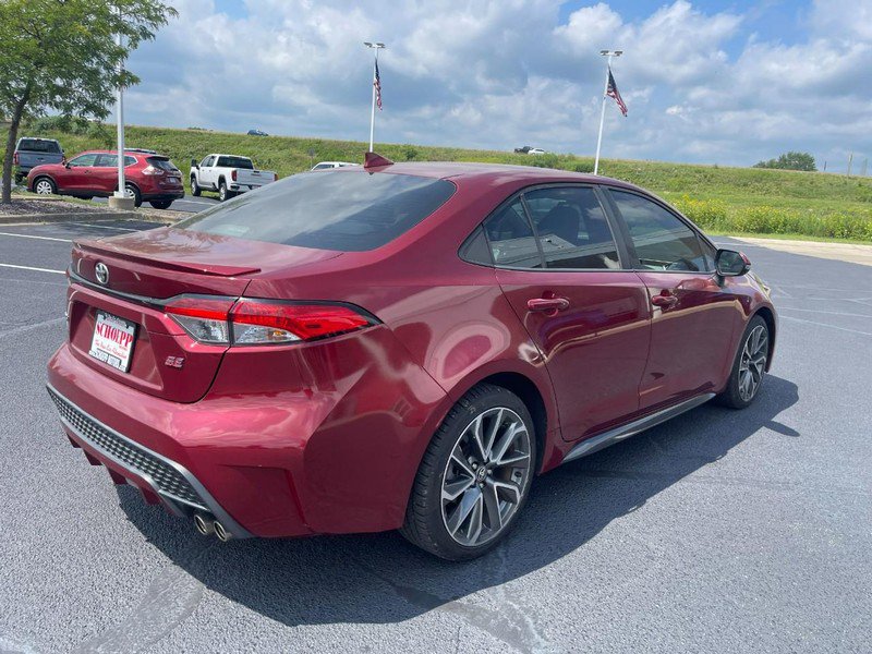 Used 2022 Toyota Corolla SE image 3