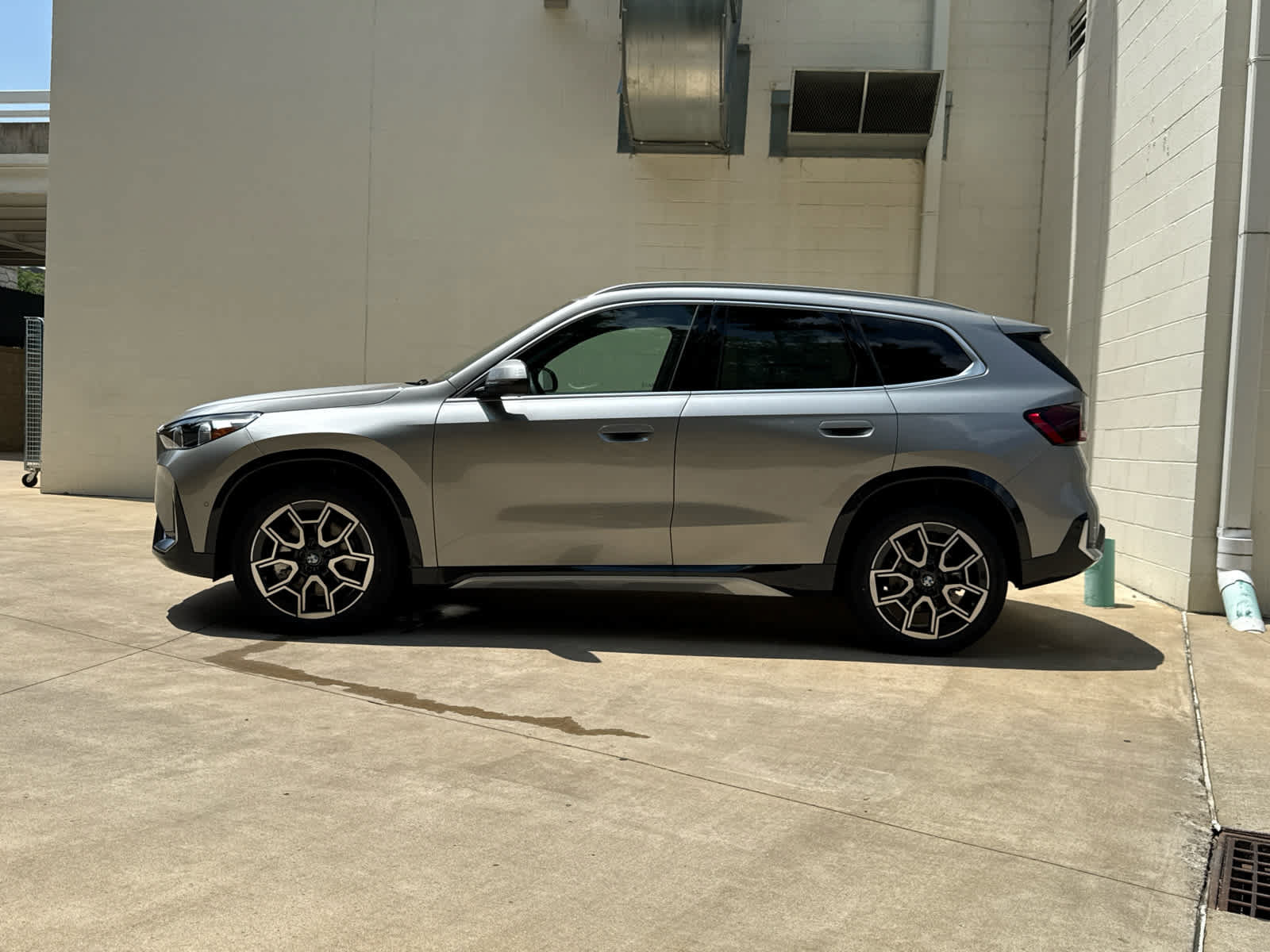 Used 2025 BMW X1 xDrive28i w/ Convenience Package AWD/4WD image 5