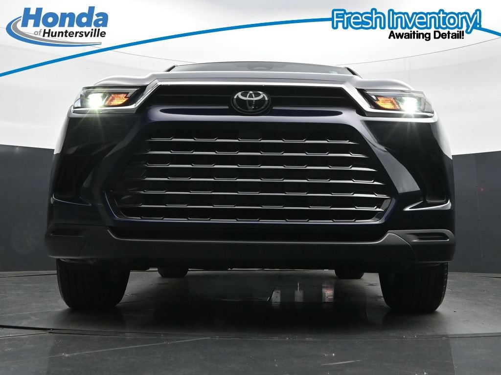 Used 2024 Toyota Grand Highlander AWD image 38