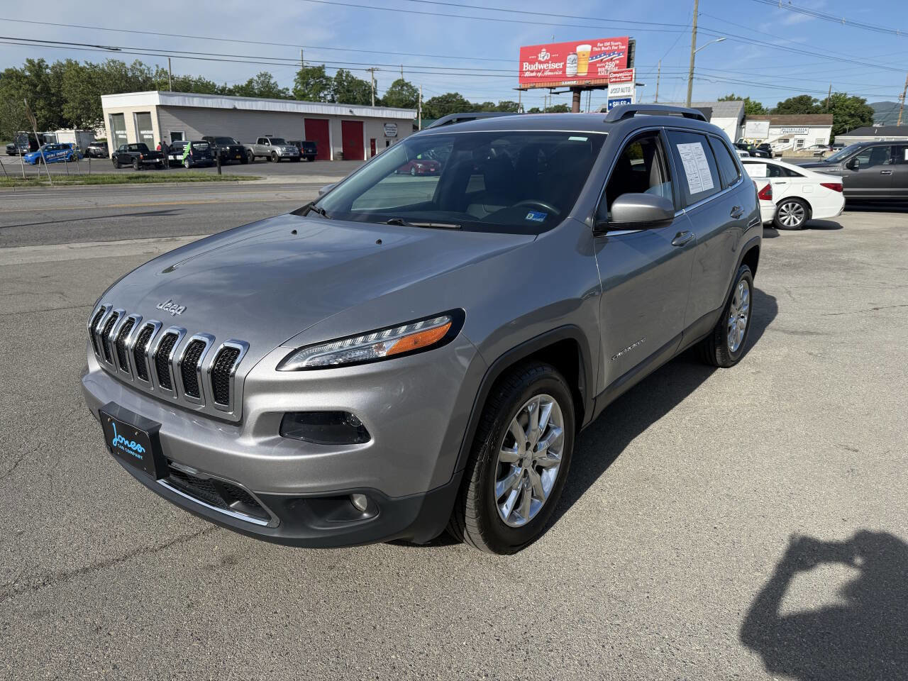 Used 2015 Jeep Cherokee Limited AWD/4WD image 2