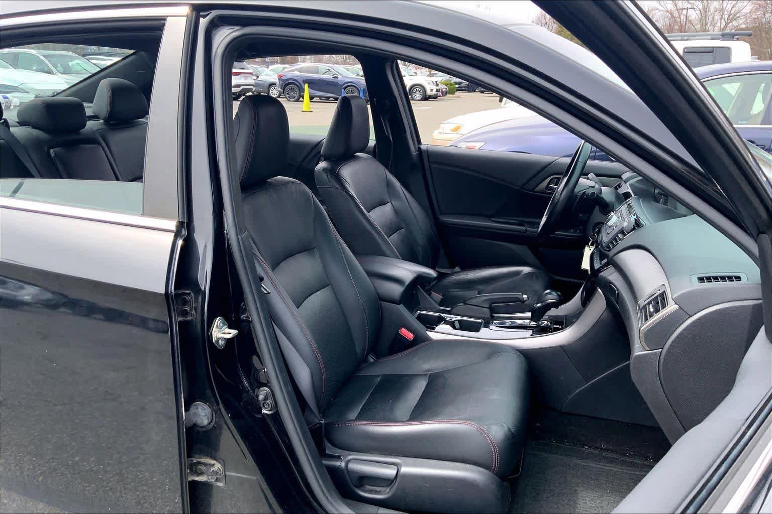 Used 2017 Honda Accord Sport Special Edition image 9
