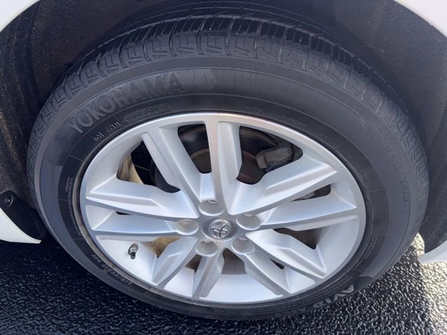 Used 2014 Toyota Avalon XLE Premium image 30