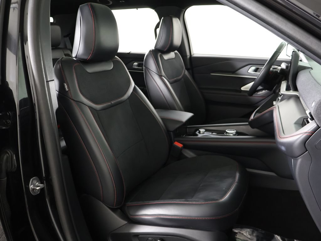Used 2025 Ford Explorer ST AWD/4WD image 37