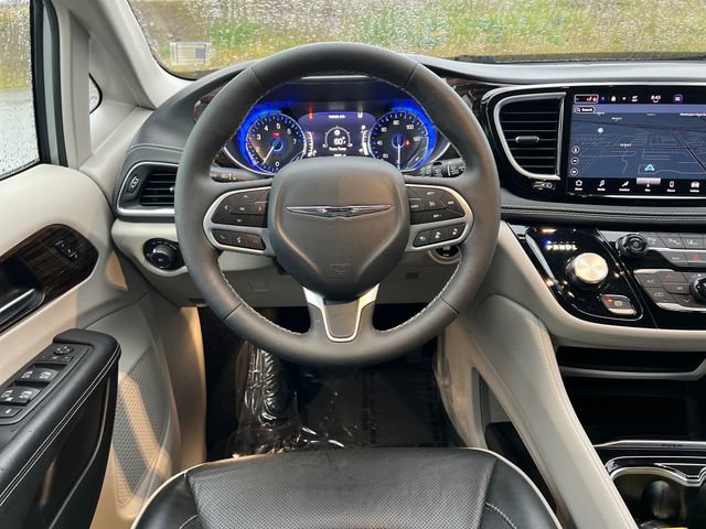 Used 2023 Chrysler Pacifica Limited image 20