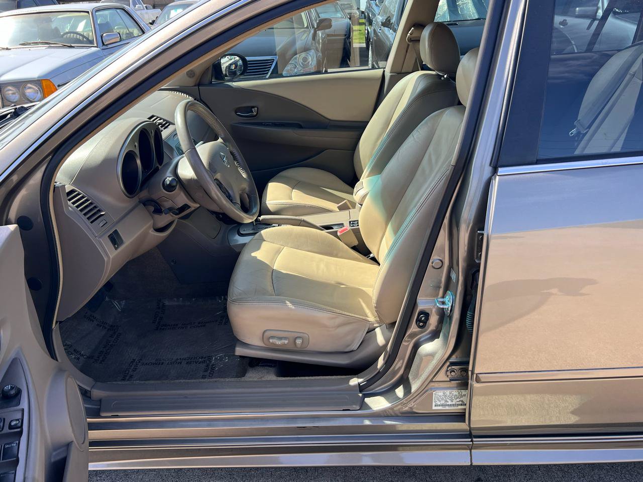 Used 2003 Nissan Altima 3.5 SE FWD image 28