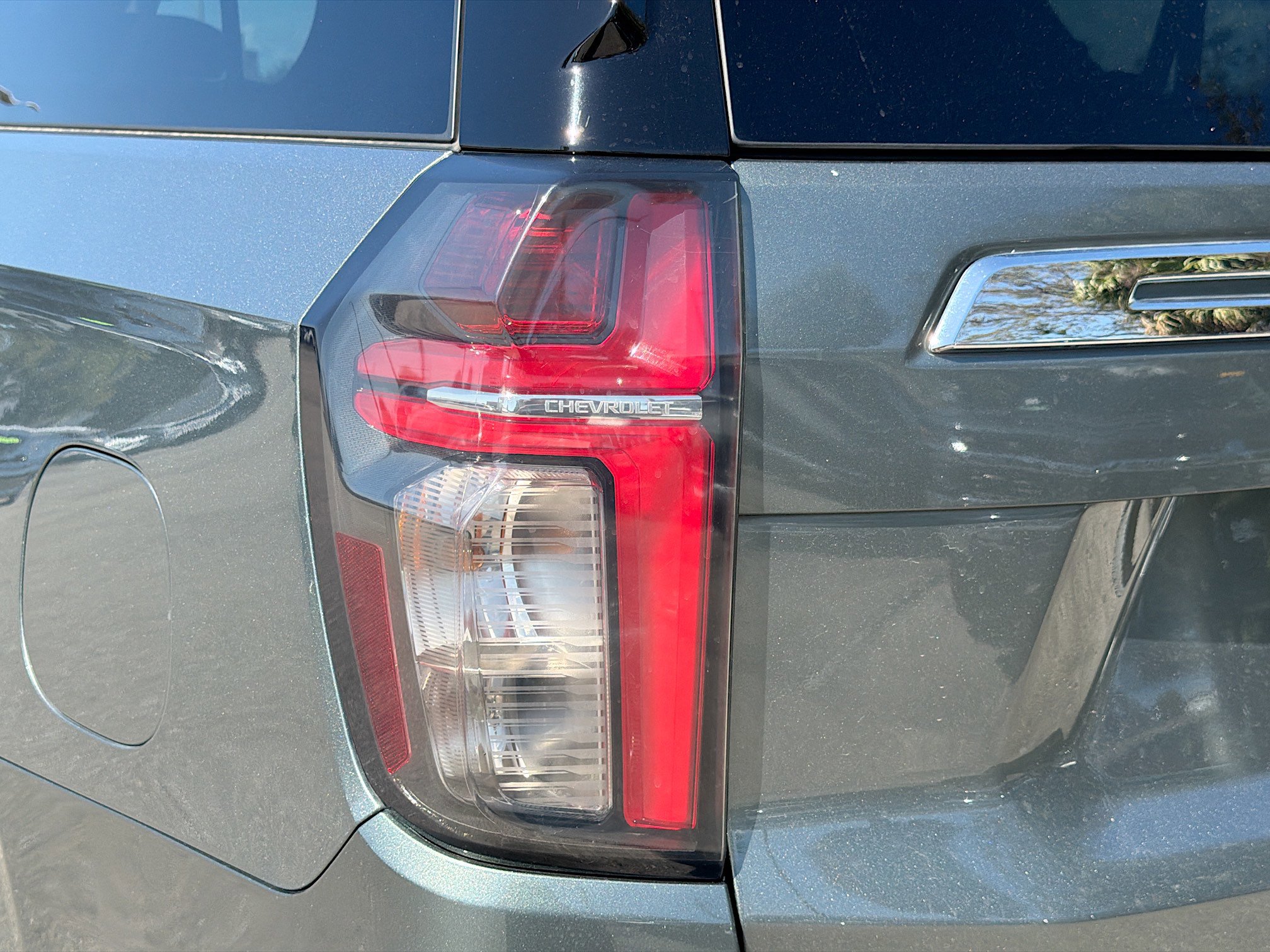 Used 2023 Chevrolet Suburban Premier image 10