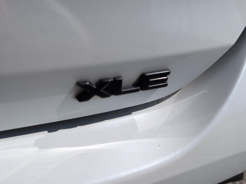 Used 2022 Toyota Highlander XLE FWD image 5