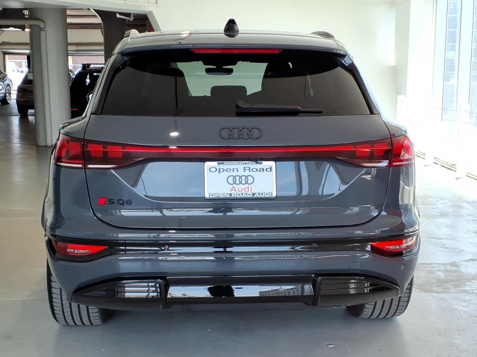 Used 2025 Audi SQ6 e-tron Prestige AWD/4WD image 5