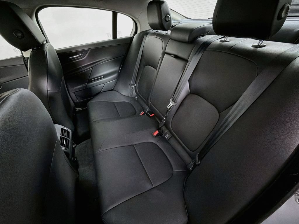 Used 2018 Jaguar XE RWD image 24