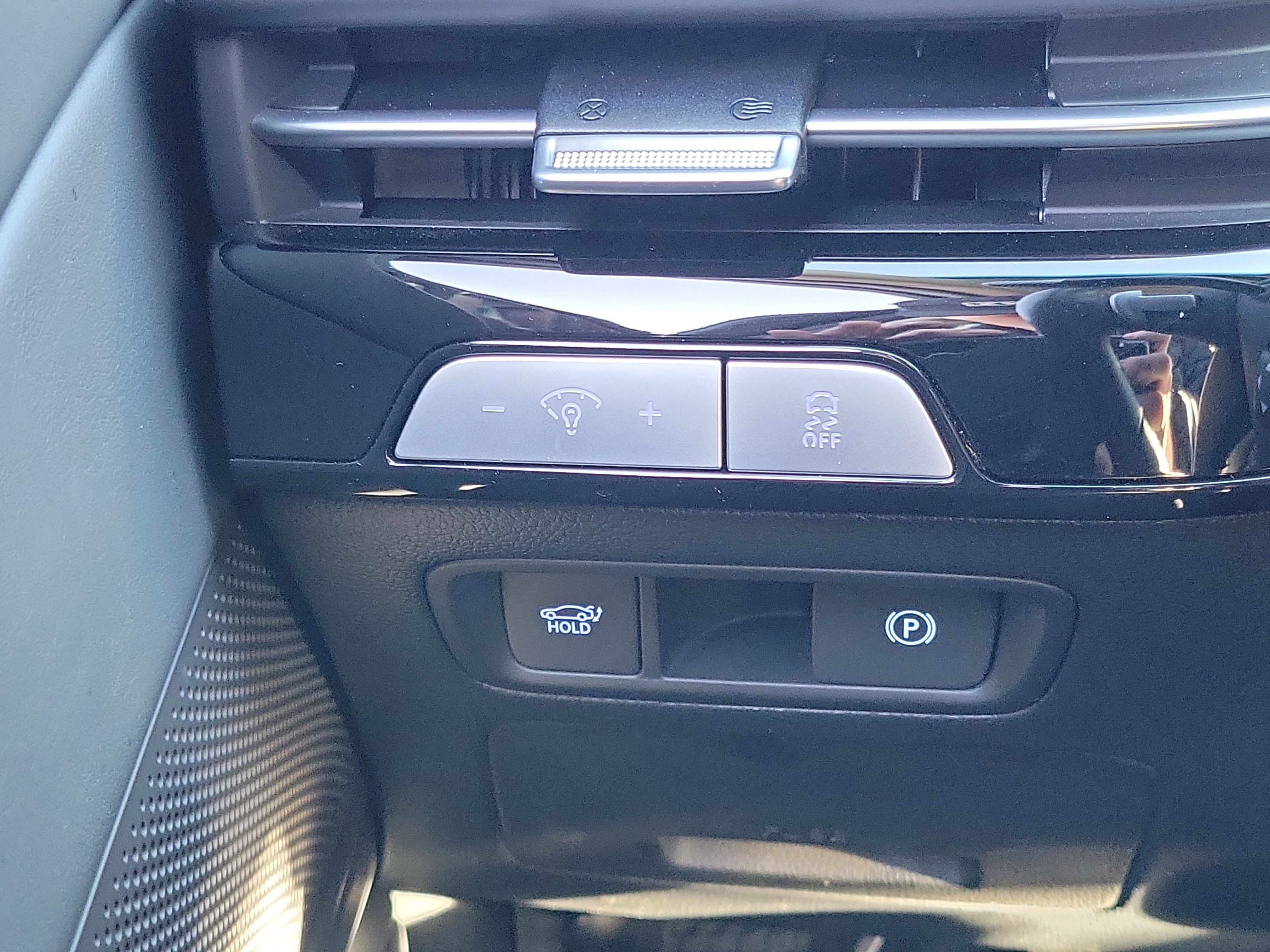 Certified 2025 Genesis G80 2.5T Advanced image 15