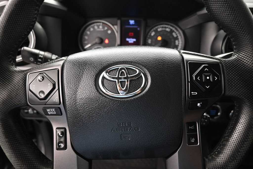 Used 2019 Toyota Tacoma TRD Sport AWD/4WD image 18