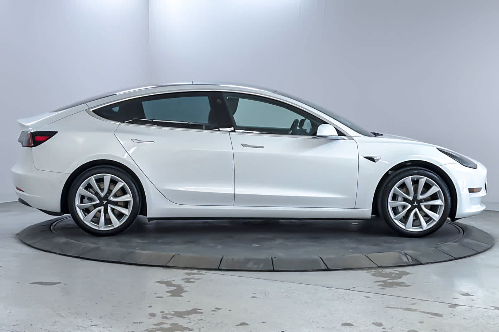 Used 2018 Tesla Model 3 Long Range RWD image 8