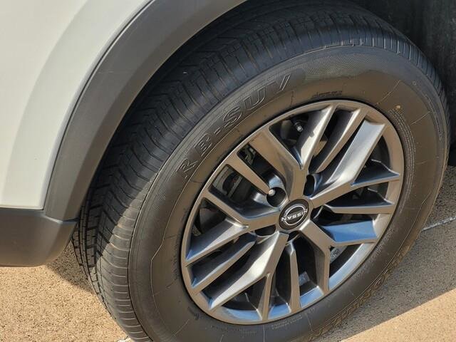 Used 2023 Nissan Rogue S image 7