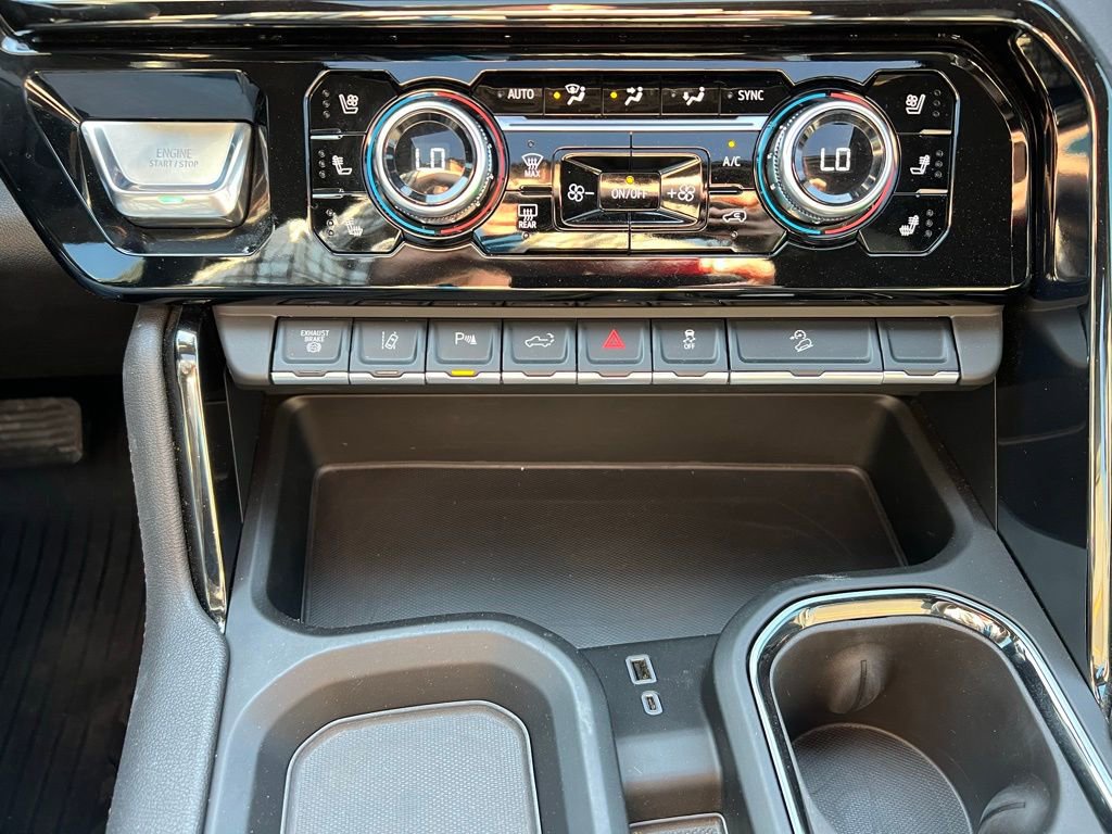 Used 2025 GMC Sierra 3500 AT4 w/ AT4 Premium Plus Package image 31