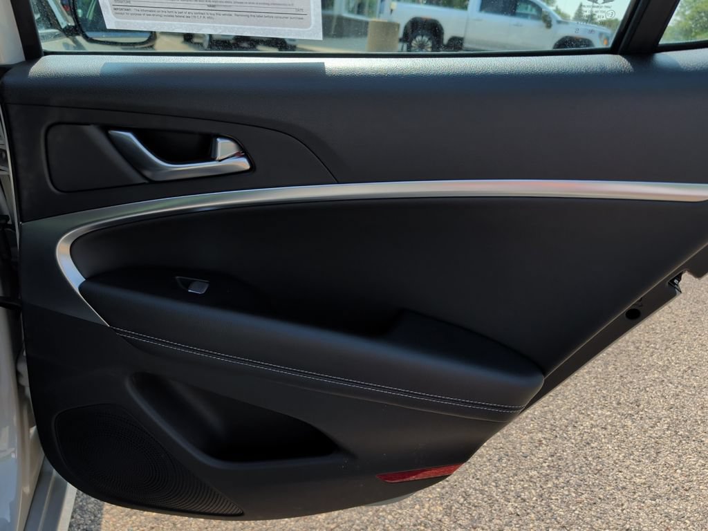 Used 2025 Genesis G70 2.5T AWD/4WD image 34