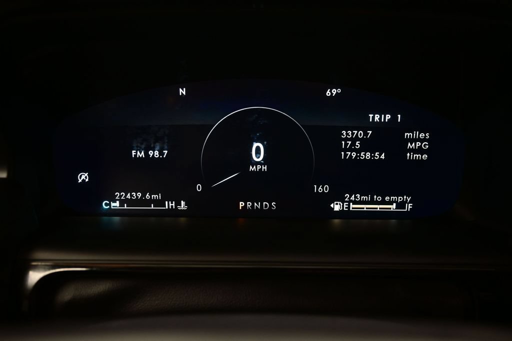 Used 2023 Lincoln Nautilus FWD w/ Premium Package image 17