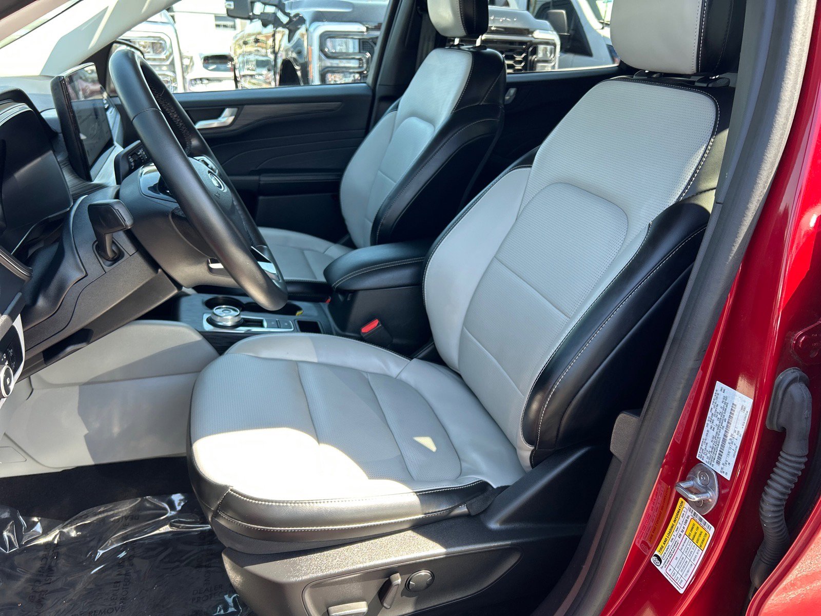 Certified 2023 Ford Escape Platinum AWD/4WD image 9
