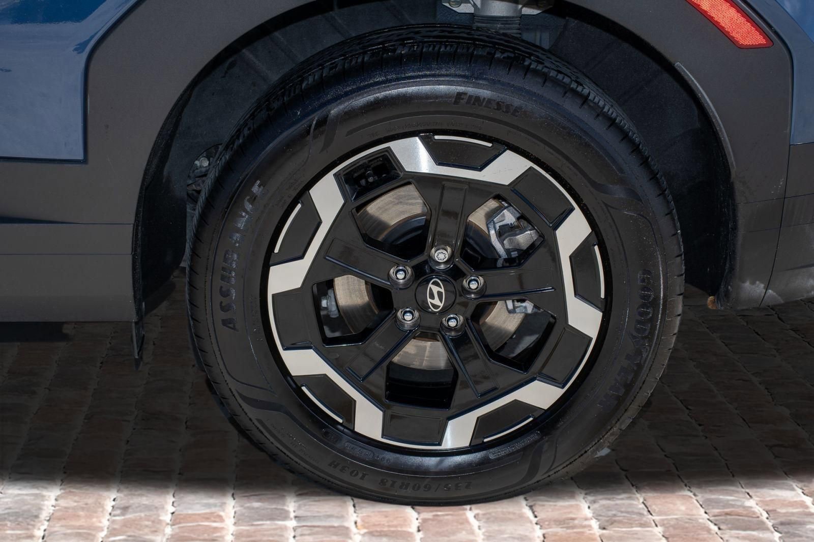 Used 2025 Hyundai Santa Fe SEL FWD image 42