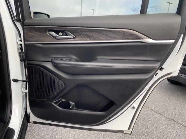 Used 2023 Jeep Grand Cherokee L Limited image 29