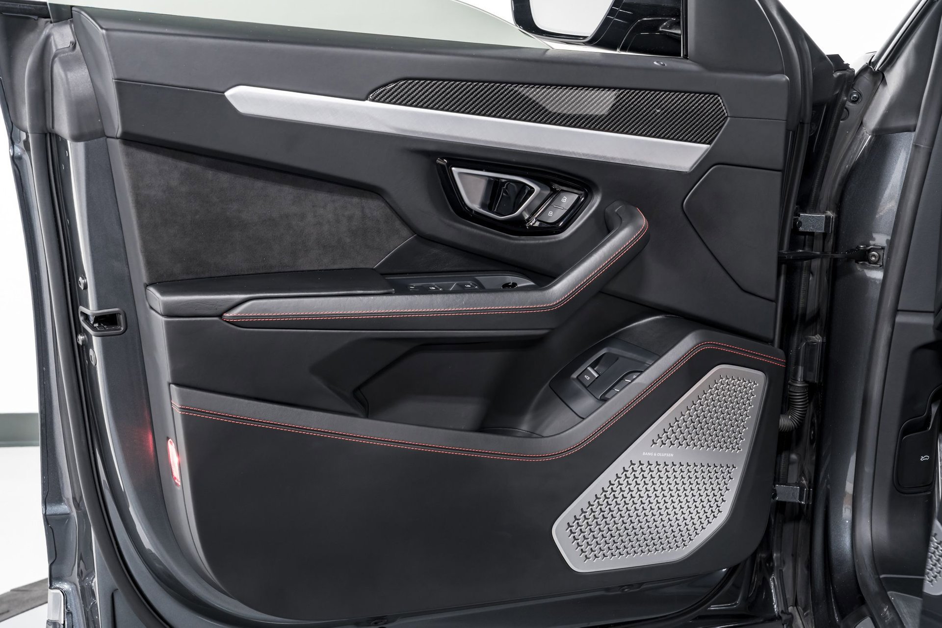 Used 2020 Lamborghini Urus image 9