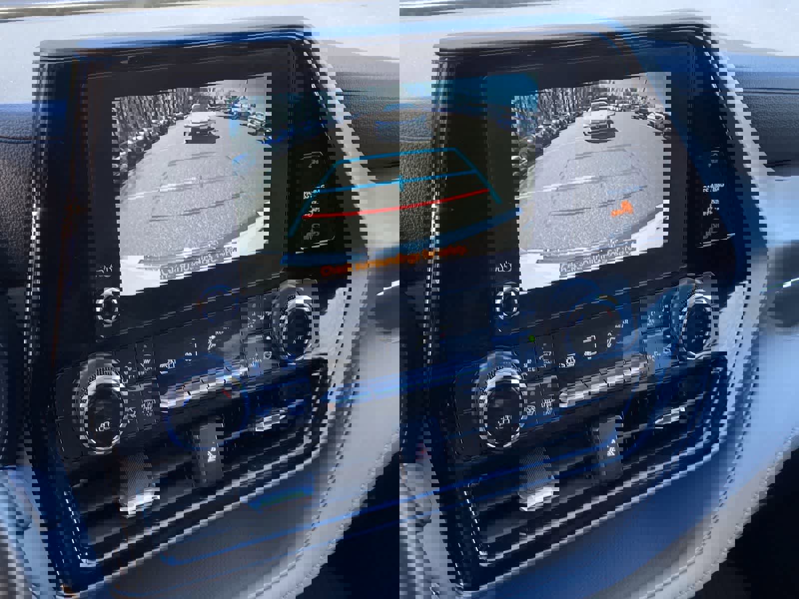 Used 2023 Toyota Highlander LE image 28