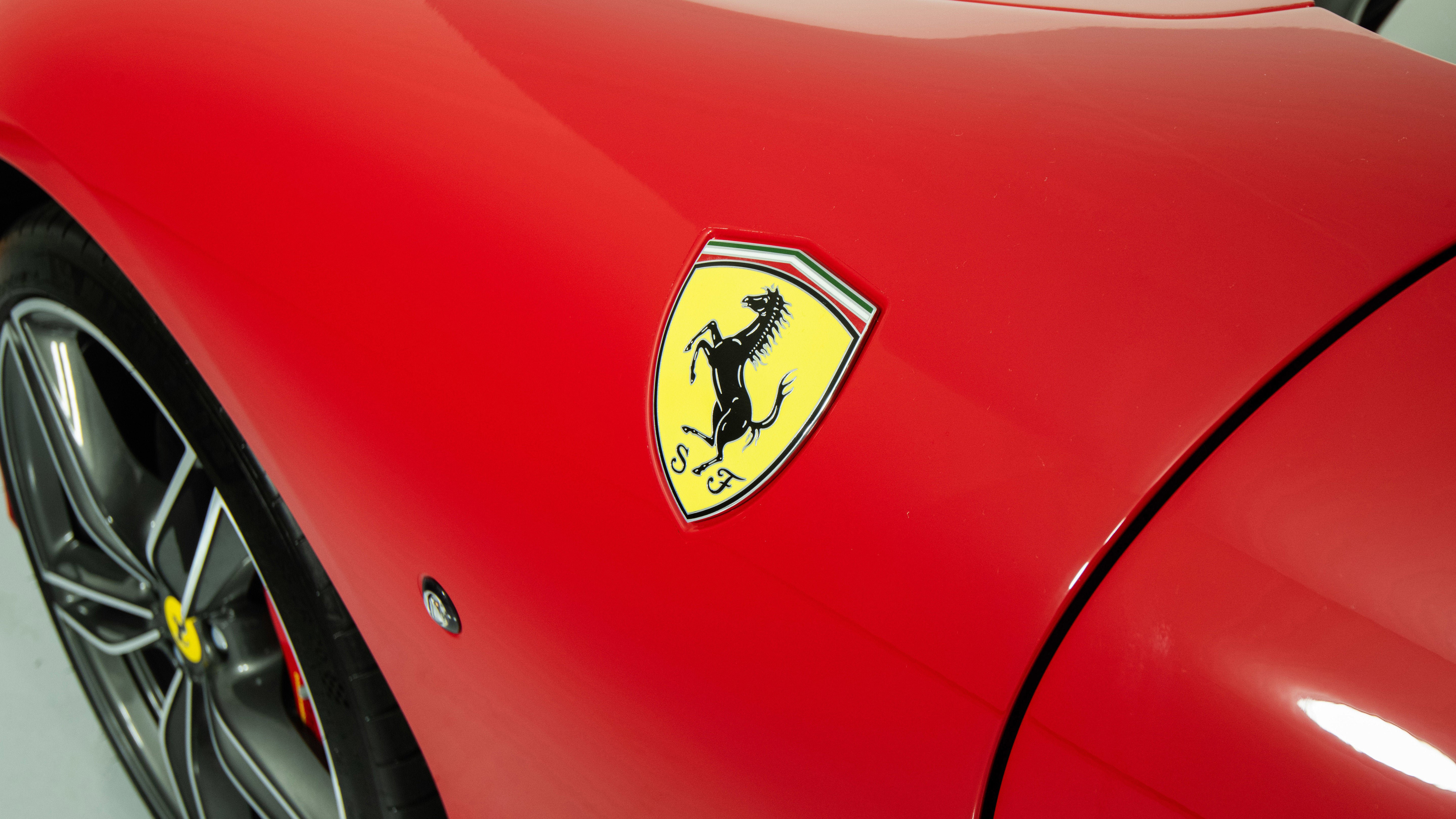 Certified 2025 Ferrari Roma Spider RWD image 15