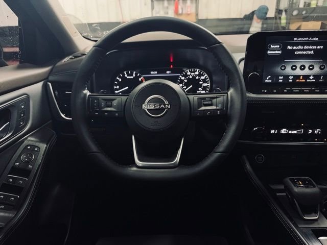 Used 2023 Nissan Rogue SL w/ SL Premium Package image 26