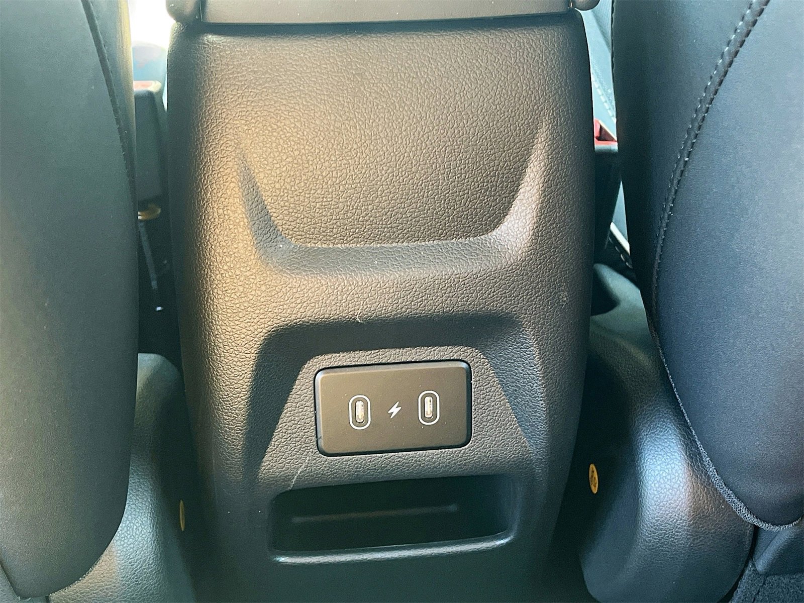 Used 2024 Hyundai Venue Limited image 26