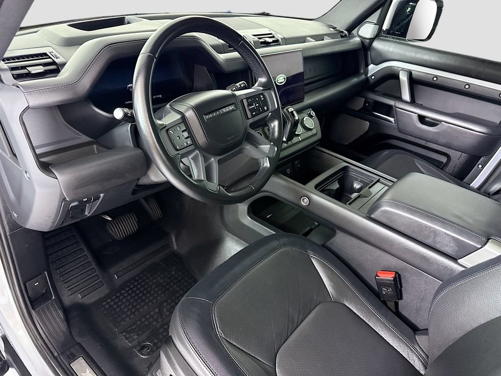 Certified 2023 Land Rover Defender 130 X-Dynamic SE AWD/4WD image 9