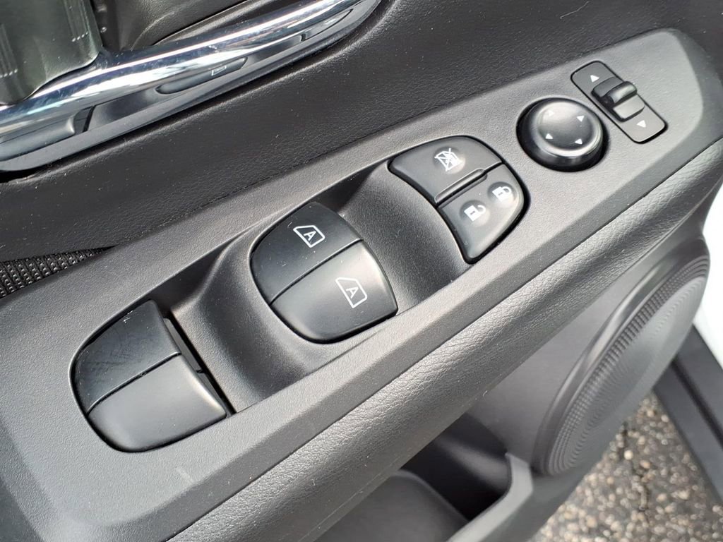 Certified 2023 Nissan Kicks SV FWD image 11