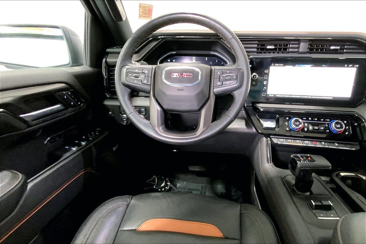 Used 2024 GMC Sierra 1500 AT4 w/ Technology Package image 4