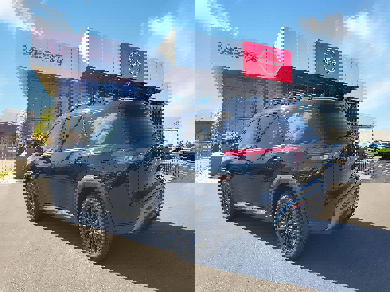 New 2026 Nissan Pathfinder SL image 6