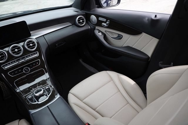 Used 2019 Mercedes-Benz C 300 Sedan image 24