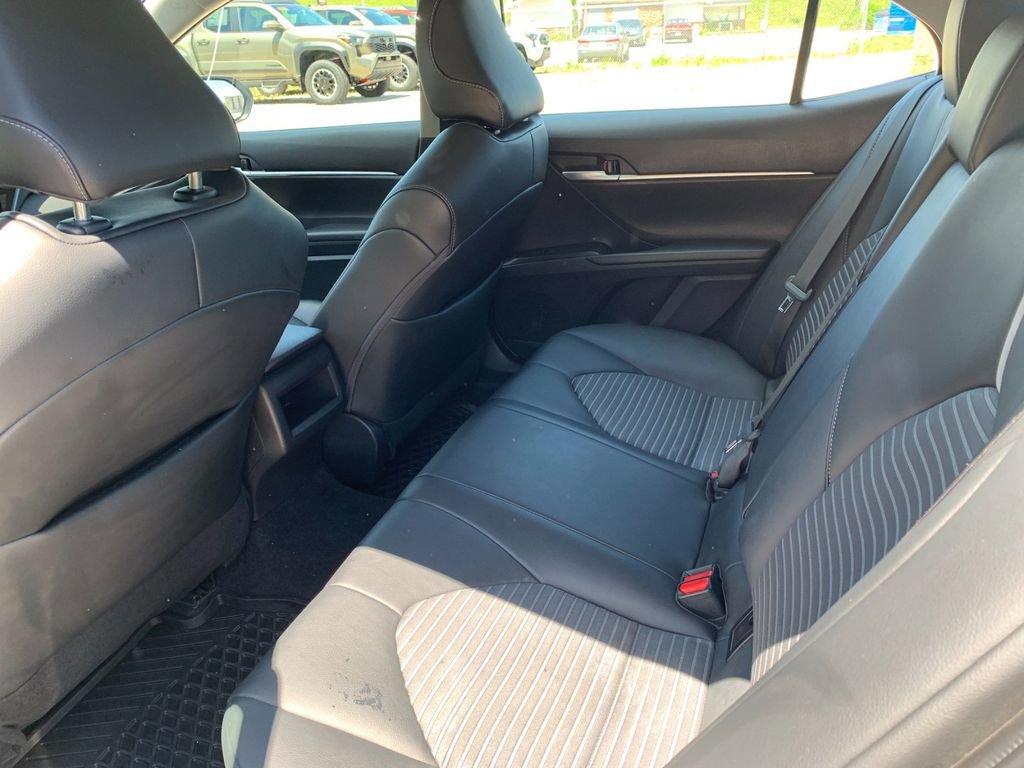 Used 2023 Toyota Camry SE FWD image 14