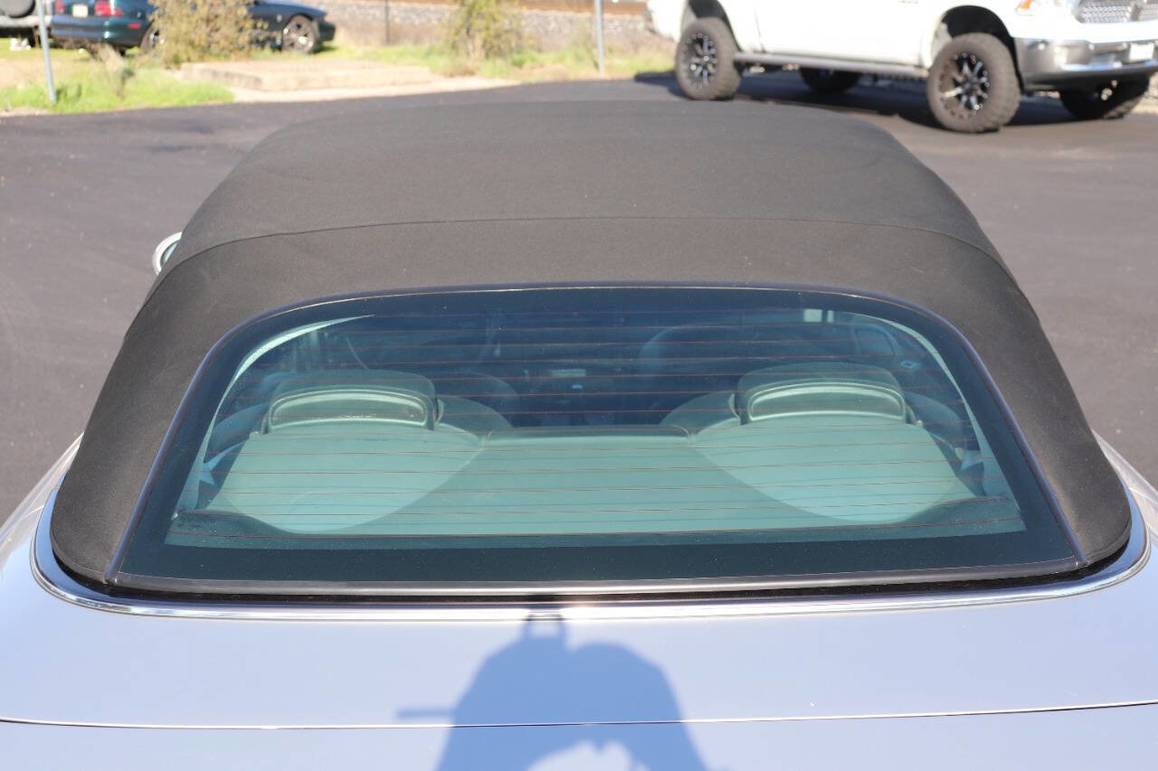 Used 2005 Mercedes-Benz CLK 320 Cabriolet image 25