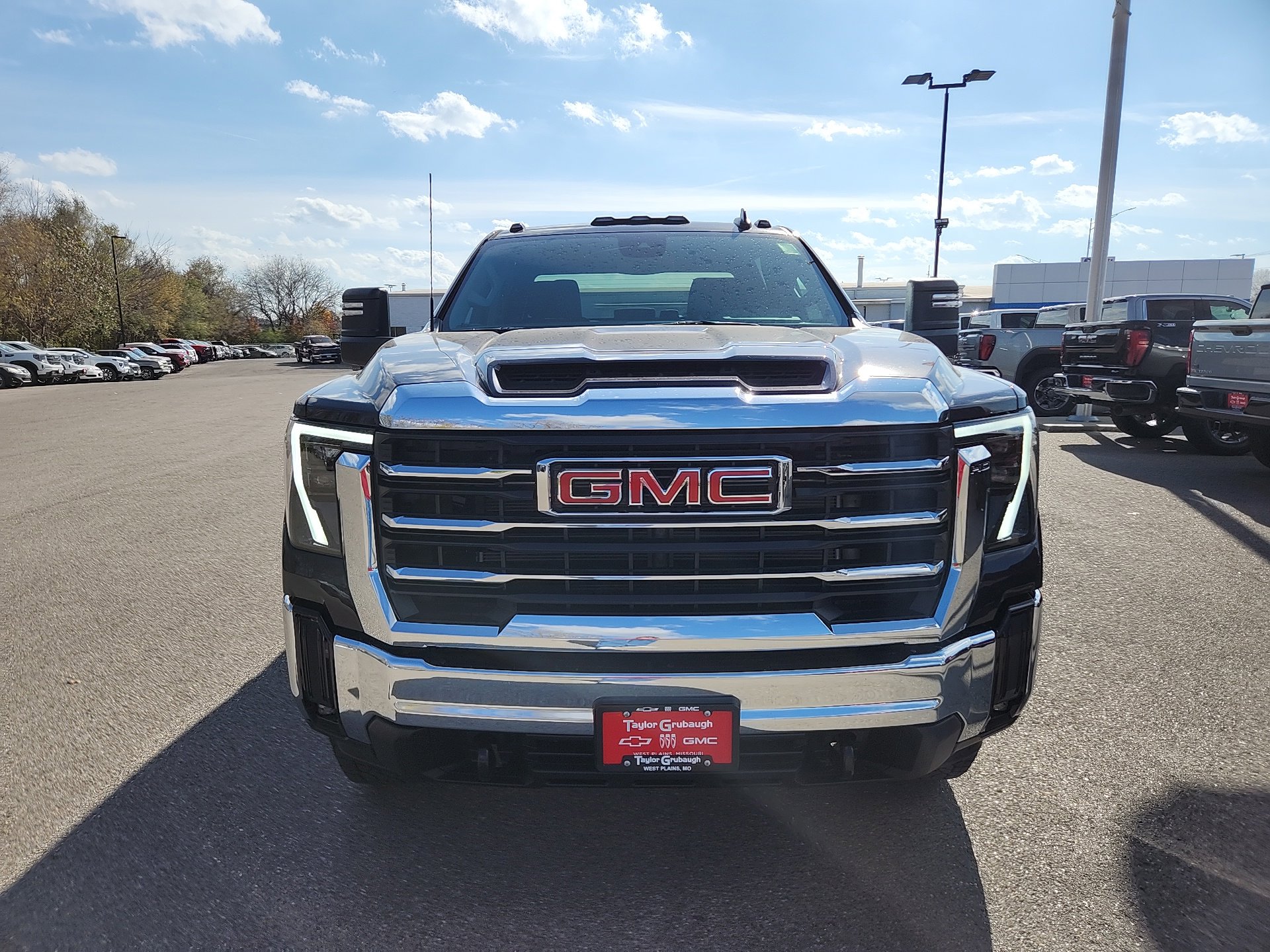 New 2026 GMC Sierra 2500 SLE image 3