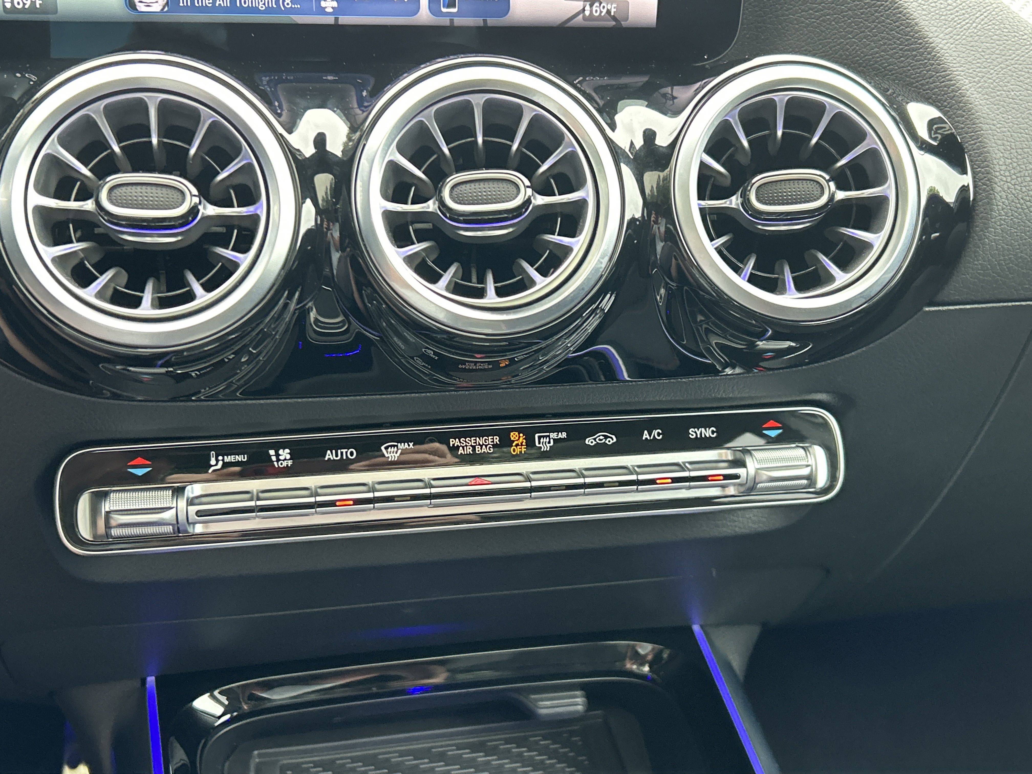 Certified 2025 Mercedes-Benz GLA 250 4MATIC image 33