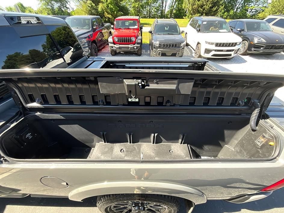 Used 2026 RAM 2500 Limited AWD/4WD image 10