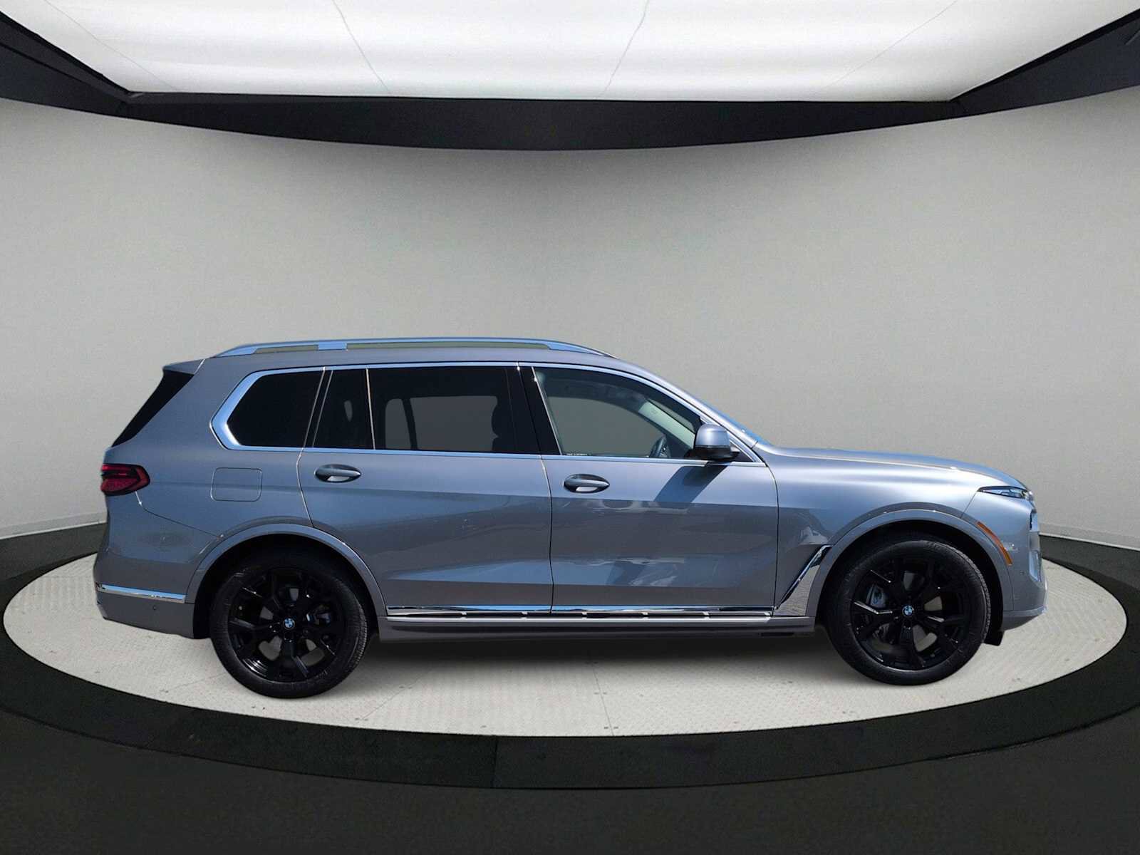 Used 2024 BMW X7 xDrive40i image 9