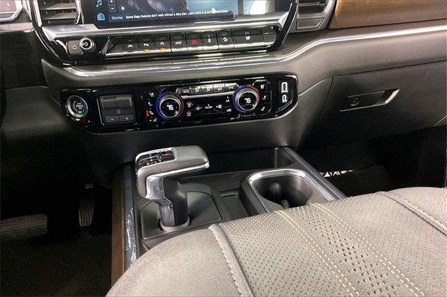 Used 2024 Chevrolet Silverado 1500 High Country w/ Technology Package image 9