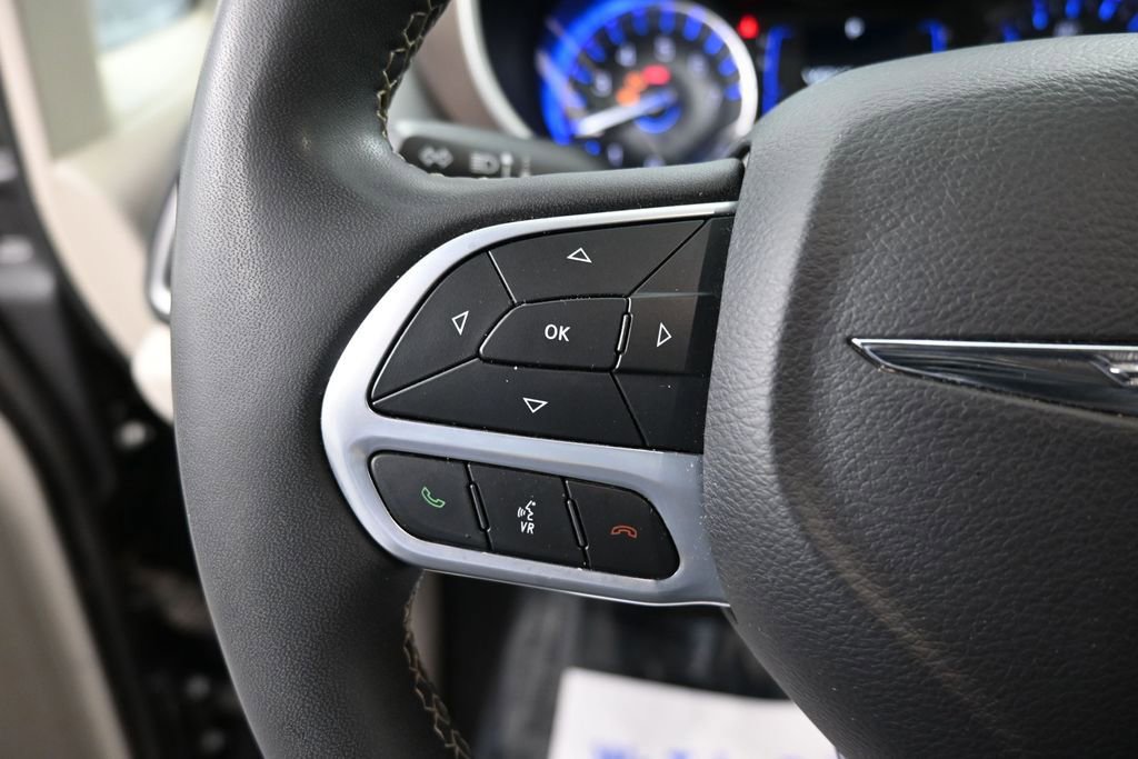 Used 2023 Chrysler Voyager LX FWD image 31
