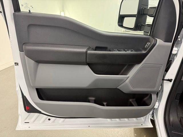 New 2026 Ford F250 XL w/ XL Chrome Package image 12
